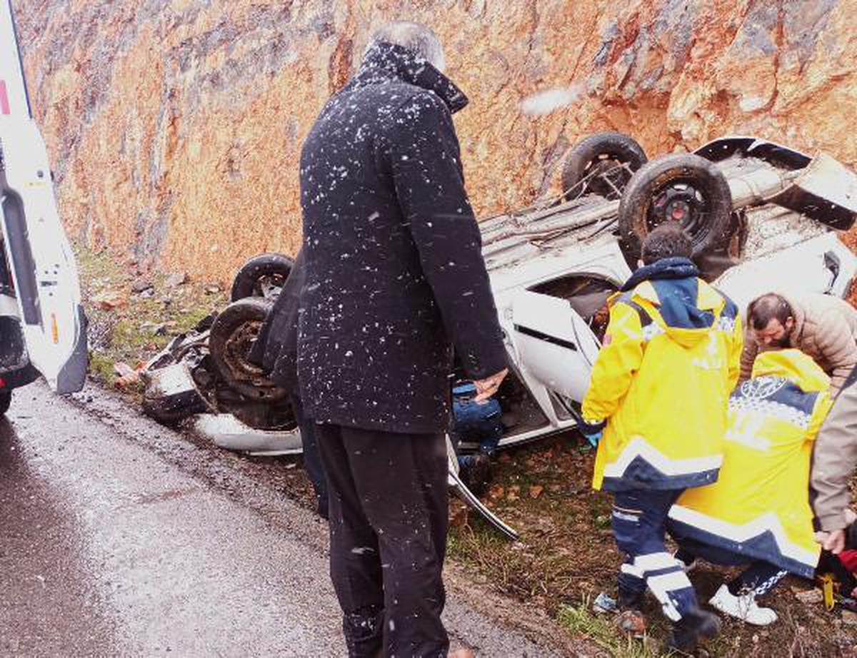 Otomobil takla attı; sürücü ile eşi yaralı