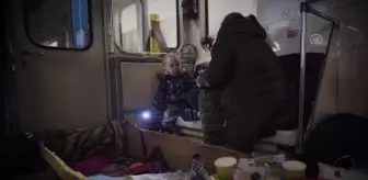 Rusya'nın Ukrayna saldırıları - Metro istasyonlarında kalan aileler