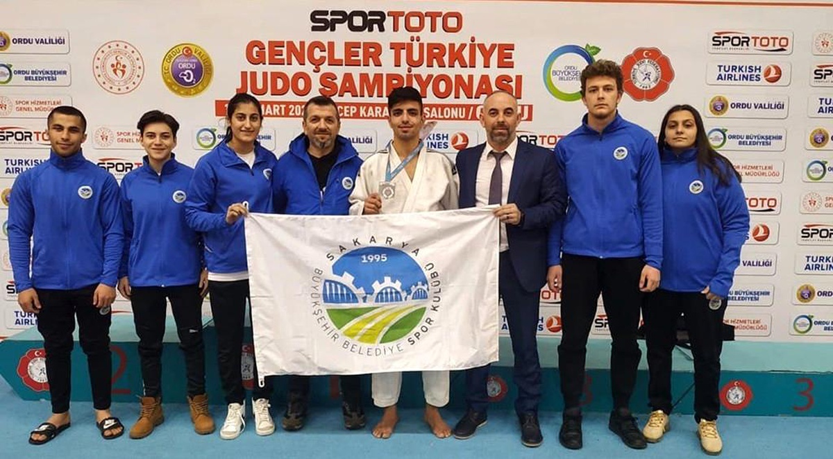 Son dakika haberleri! Sakarya Büyükşehirli sporcu, Ordu\'da madalya kazandı