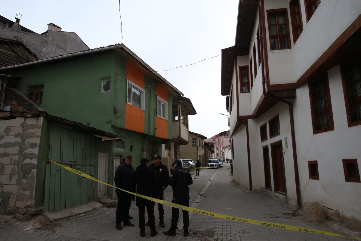 Av tüfeği ile vurulan kişi yaralandı