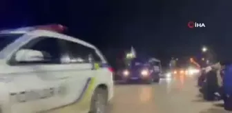 Ukraynalılar, Savaşta Hayatını Kaybeden Askeri Diz Çökerek Uğurladı