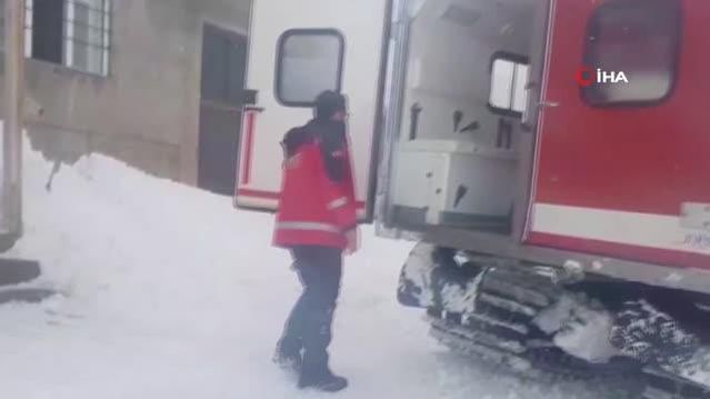 2 metreyi bulan karda 5 saatte hasta kurtarma operasyonu