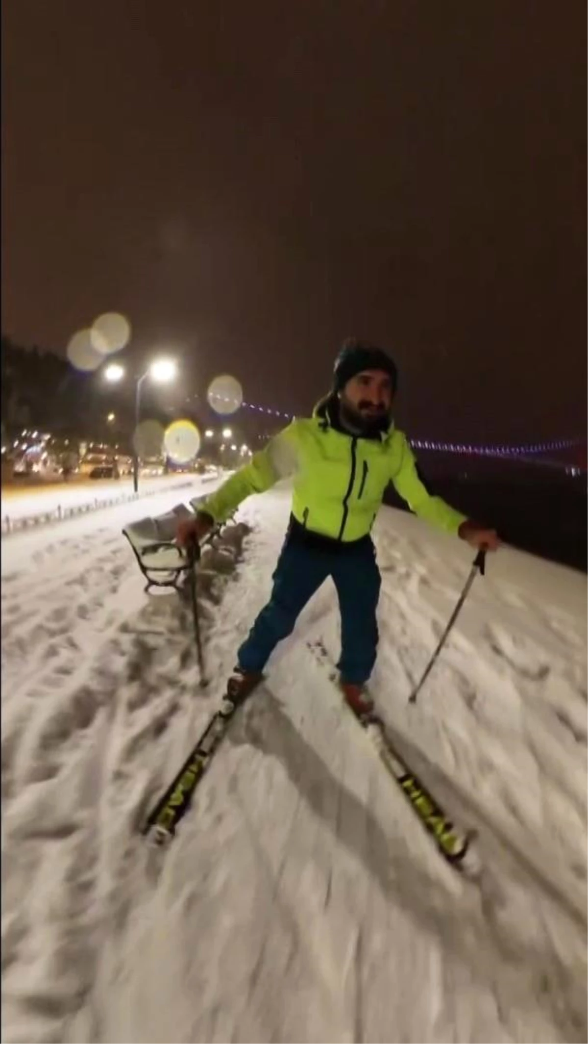 Avcılar\'da kayak yapan vatandaş, bu kez Üsküdar\'da boğaz kıyısında kaydı