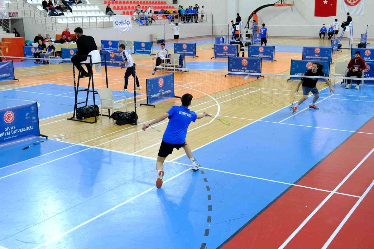 Badminton 2. Lig maçları Sivas'ta başladı