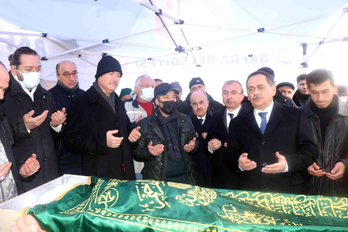 Bakan Soylu, Samsun\'da dayısının oğlu Oğuz Reis\'in cenazesine katıldı