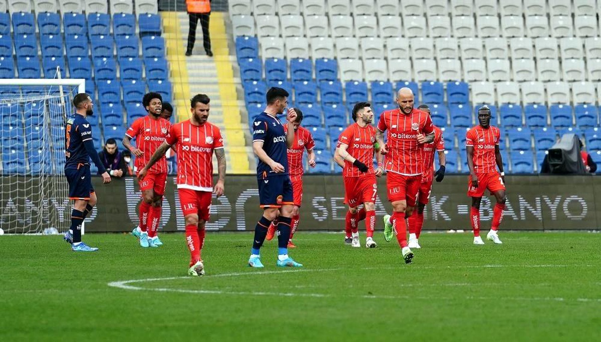 Başakşehir, Antalyaspor\'a 6 buçuk yıl sonra kaybetti