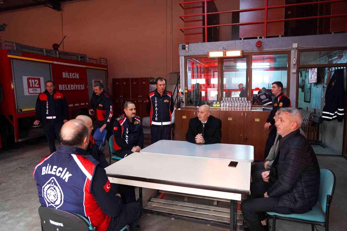 Başkan Vekili Tüfekçioğlu, İtfaiye ve Fen İşleri müdürlükleri personeliyle bir araya geldi