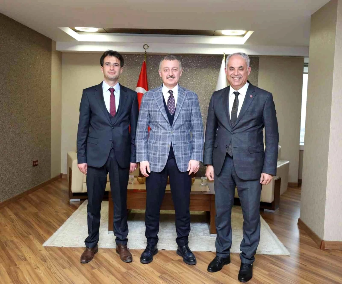 Başkan Yaman ve Tuna\'dan Kocaeli Büyükşehir Belediye Başkanı Büyükakın\'a ziyaret