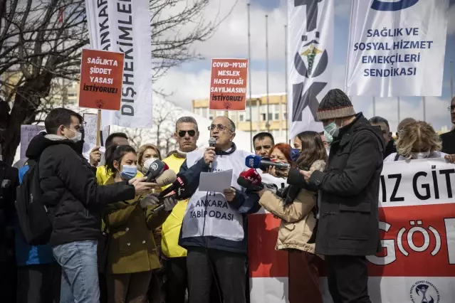 Sağlık çalışanlarından 'Tıp Bayramı'nda basın açıklaması