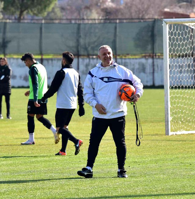 Denizlispor hazırlıklarını sürdürüyor