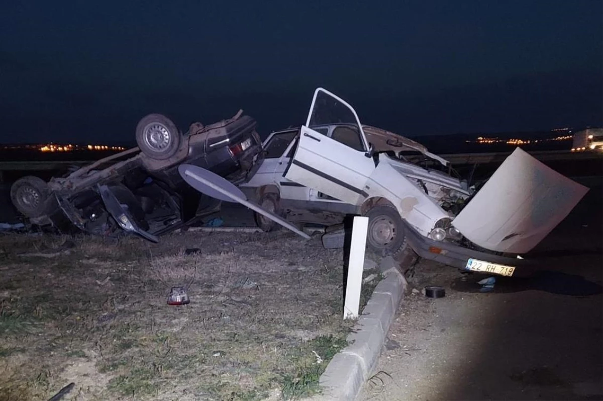 Edirne\'de iki otomobilin çarpıştığı kazada 4 kişi yaralandı