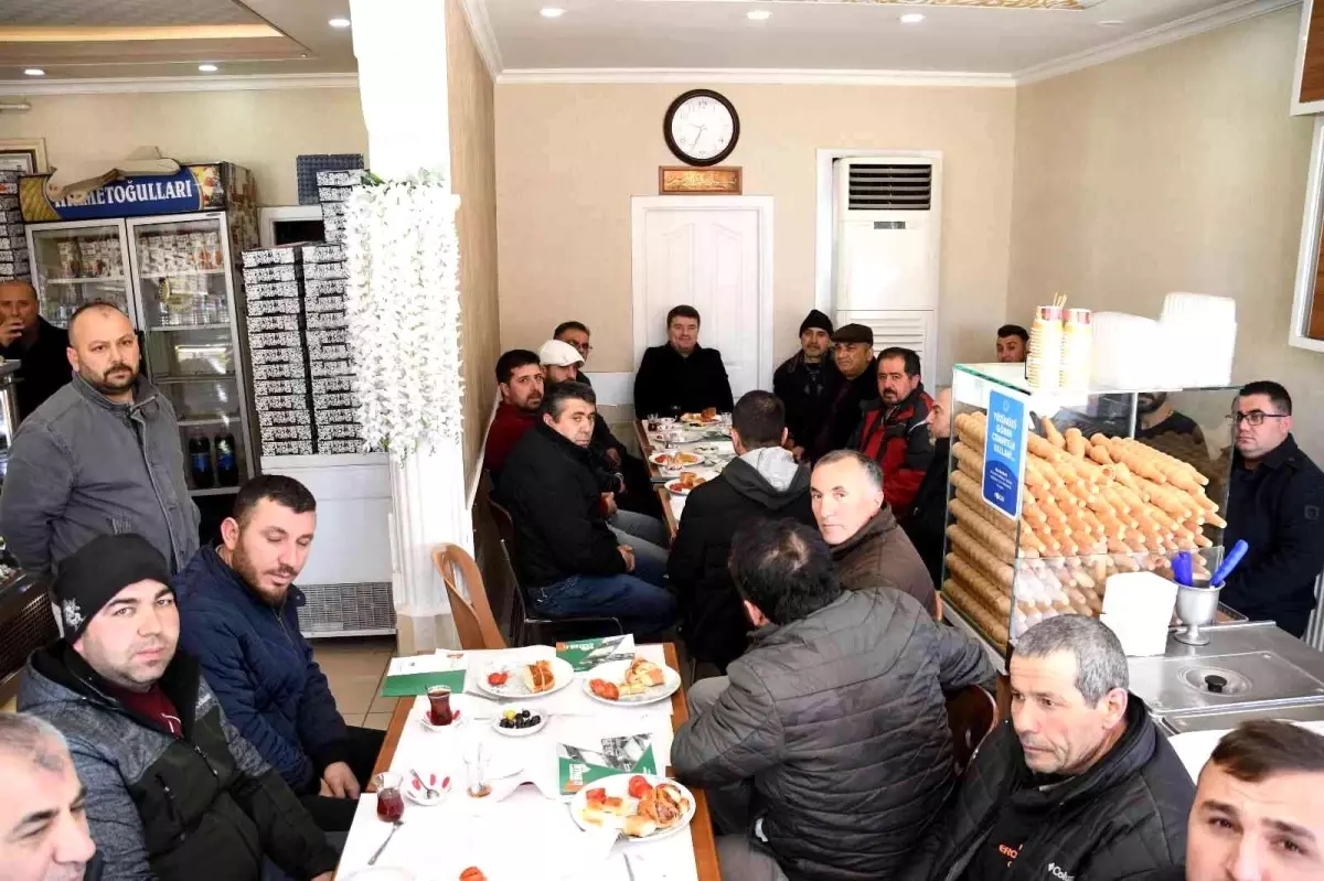 Esnafla buluşan Başkan Dinçer: "Şehrimizi ortak akıl ve istişare ile yönetiyoruz"