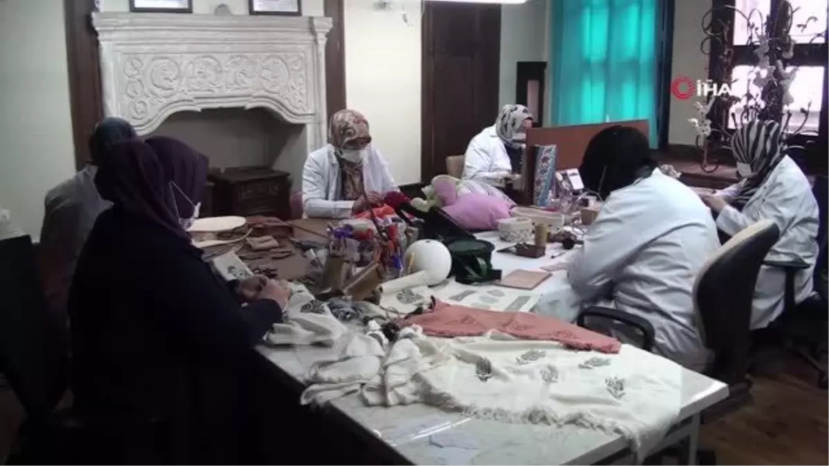 Friglere ait desenleri sanatla buluşturdular