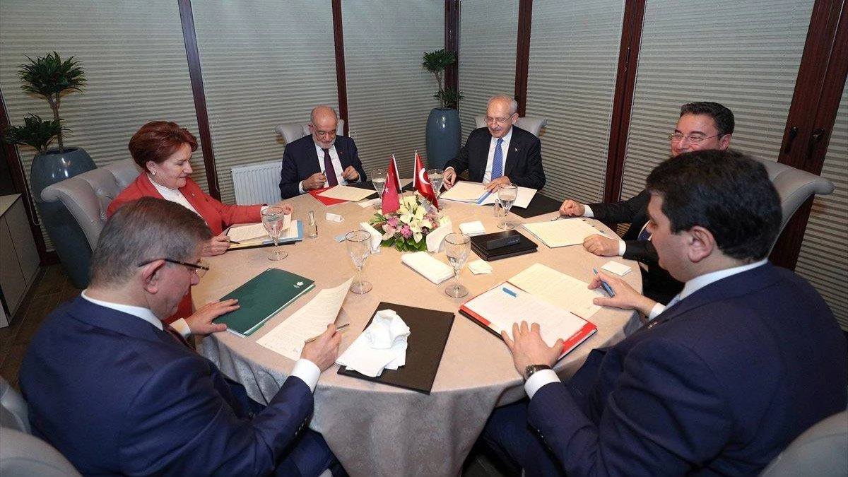 Gelecek Partili Mustafa Gözel, Kılıçdaroğlu\'nun Cumhurbaşkanı adayının Ahmet Davutoğlu olduğunu açıkladı