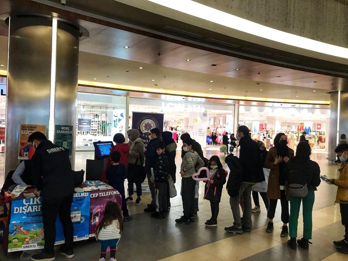 Gençlerin bilişim suçlarından uzak kalmaları için çaba