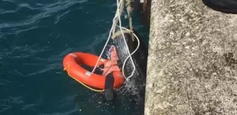 Son dakika haber: İskeleden düşen kadını su altı polisleri kurtardı