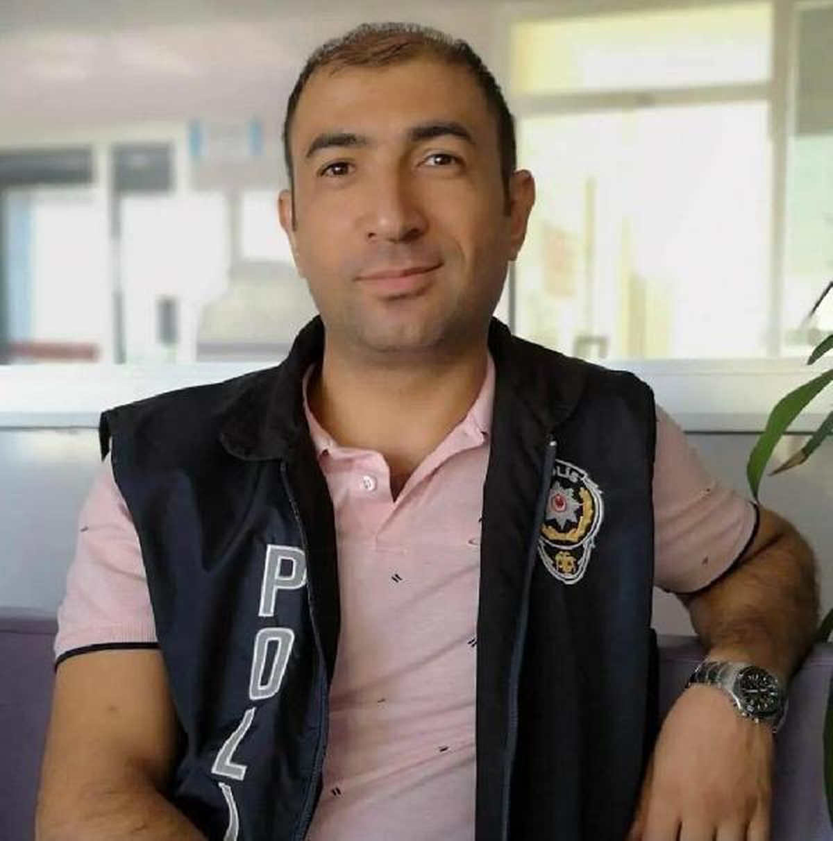 Kazaya müdahale ederken TIR\'ın altında kalan polisin bacağı kesildi