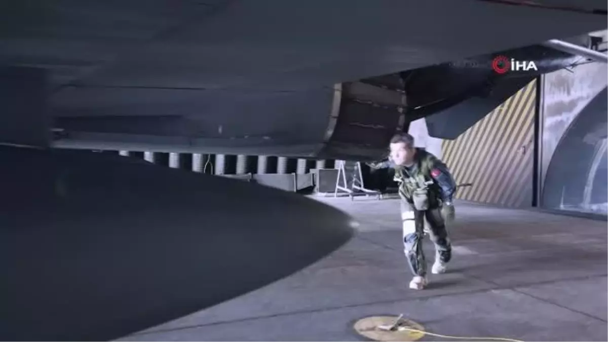 MSB, Hava Kuvvetleri personelinin nefes kesen görüntülerini paylaştı