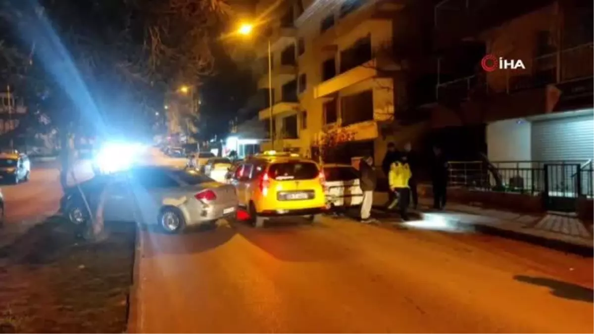 Park halindeki otomobile çarptı, aracı bırakıp kaçtı