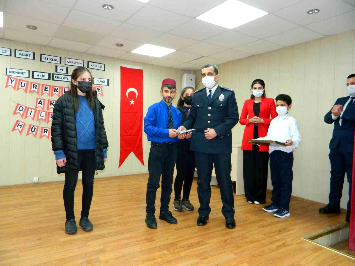 Posof\'ta İstiklal Marşı\'nın kabulünün yıldönümü etkinliği