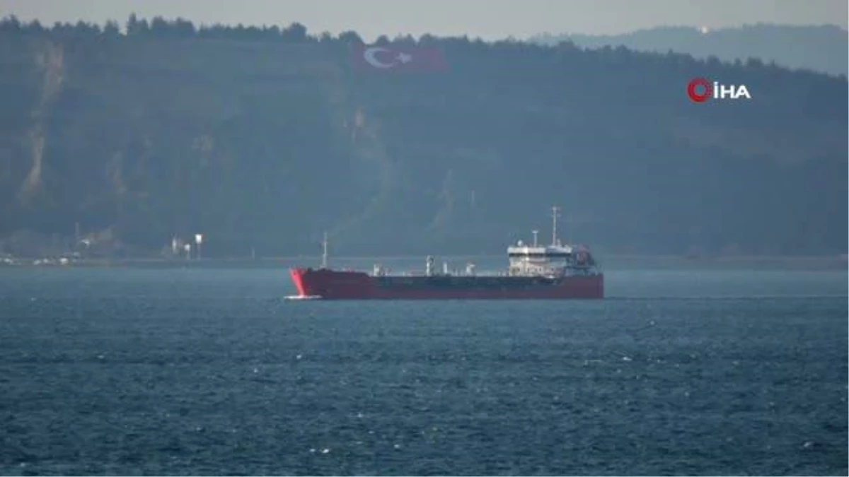 Rusya\'dan ayçiçek yağı taşıyan \'Mubariz İbrahimov\' gemi Çanakkale Boğazı\'ndan geçti