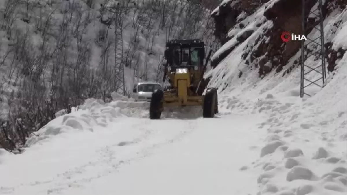 Şırnak\'ta kapalı köy yolları açıldı