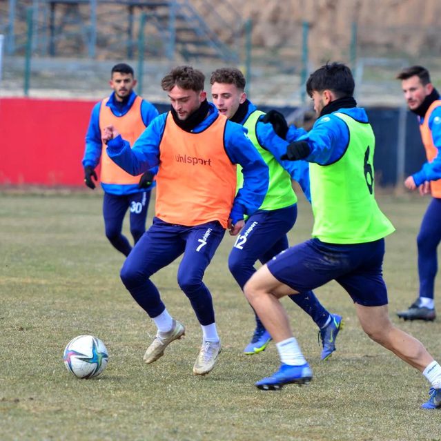 Ümit Karan, Uşakspor ile ilk antrenmanına çıktı