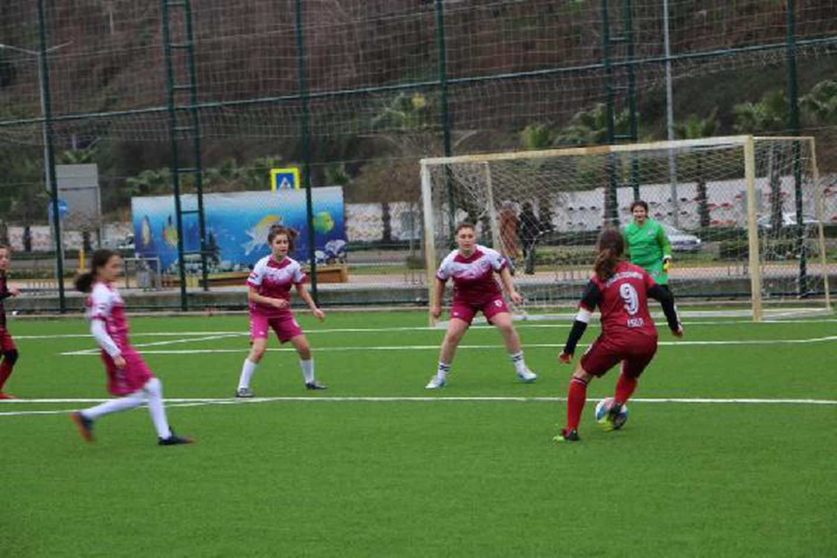 23 Nisan Futbol Turnuvası 'Mahallede Maç Var' etkinliğinin bölge grup maçları başladı
