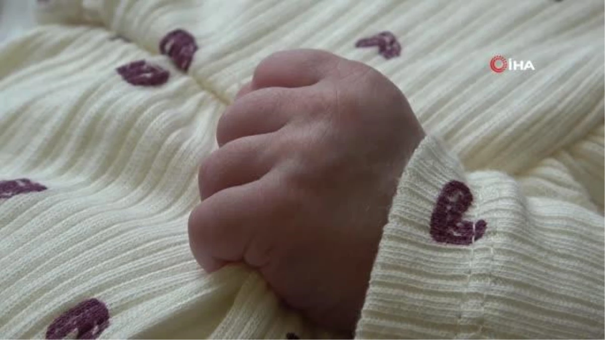 580 gram doğan Sude bebek hayata tutundu
