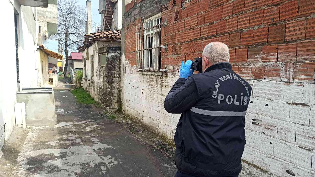\'Alacağım\' var diye kapıyı açtırıp çamaşır makinesini götürdü