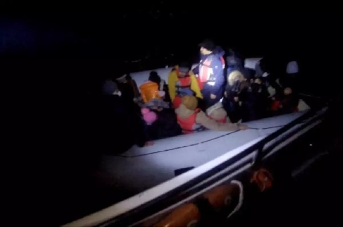 Ayvacık'ta 33 kaçak göçmen kurtarıldı