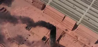 Bangladeş'in Dakka şehrinde artan tuğla fabrikaları