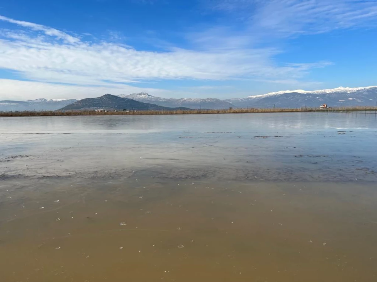 Burdur\'da bazı tarım arazilerini su bastı