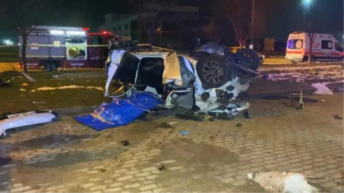 Bursa\'da takla atan otomobildeki 2 kişi öldü