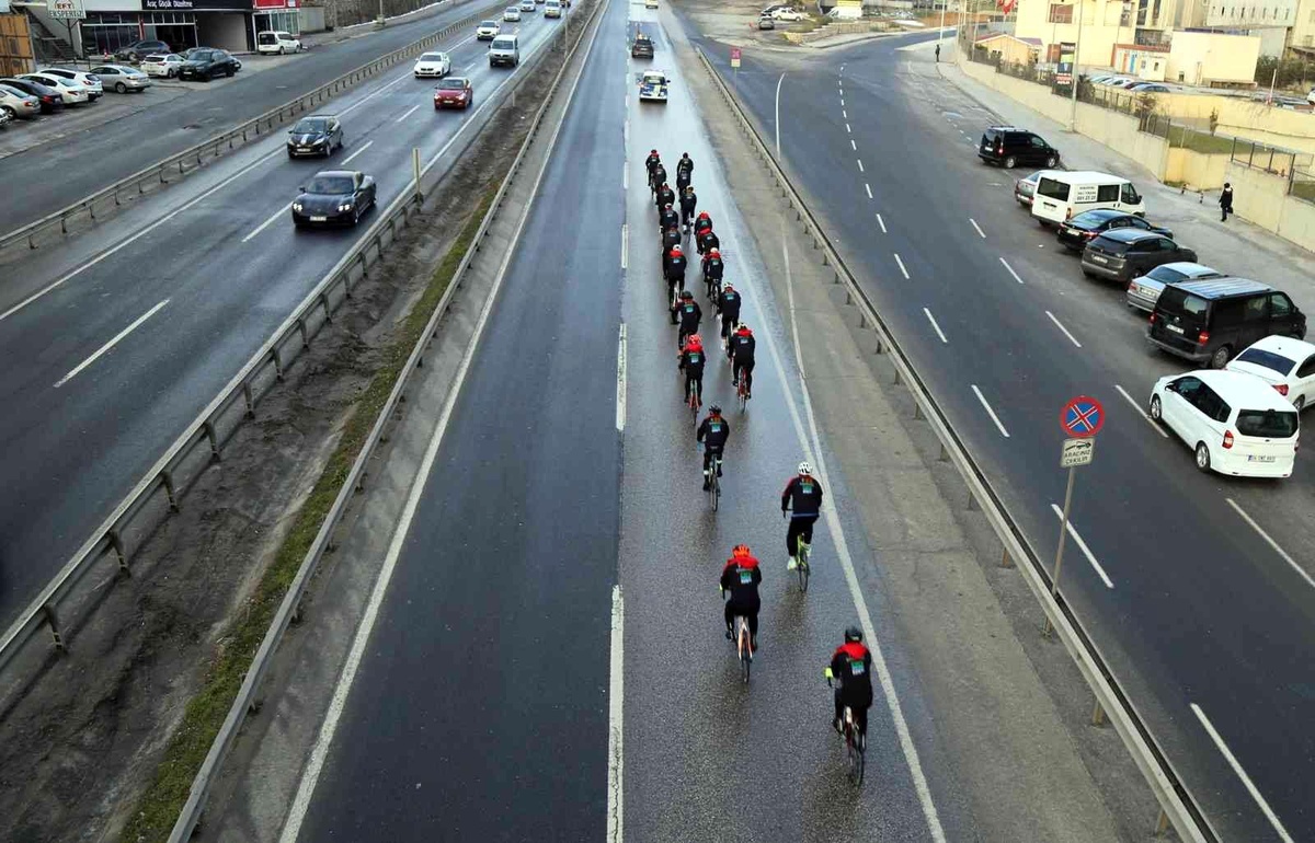 Çanakkale şehitleri anısına 300 kilometre pedal çevirecekler