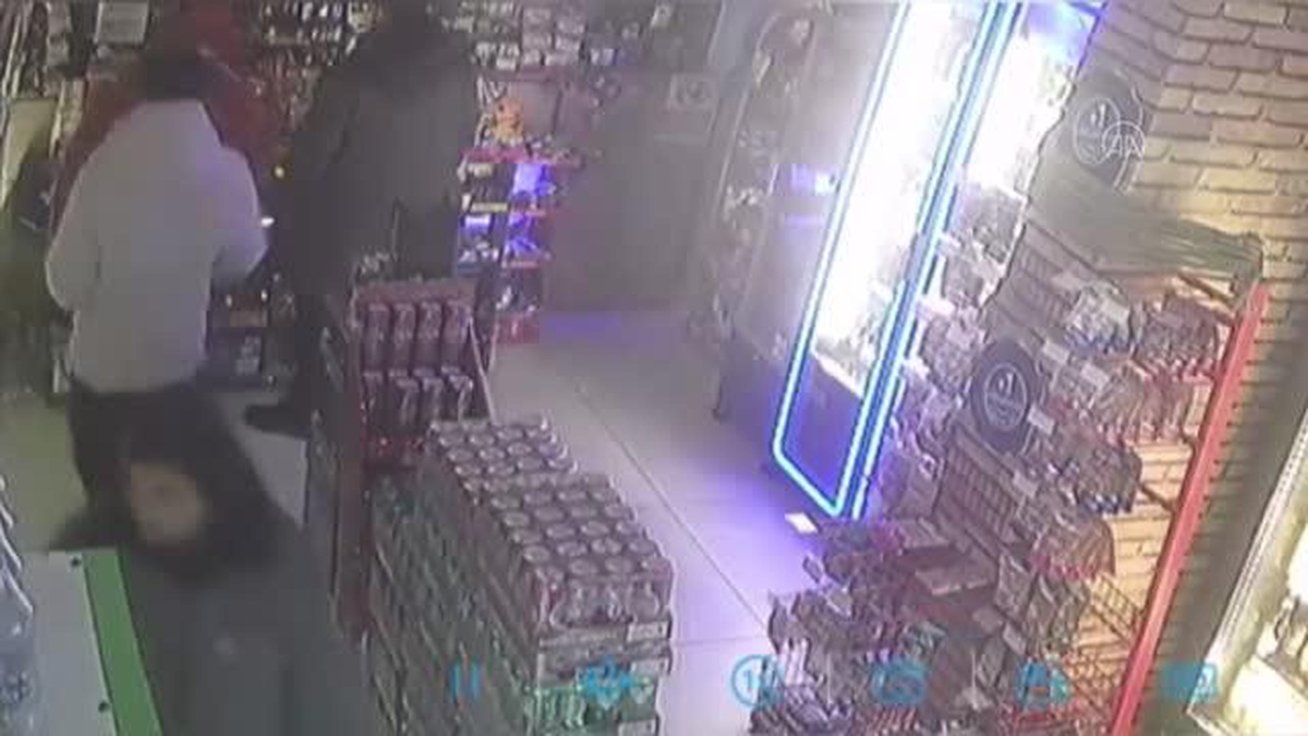 Çekmeköy\'de tekel bayisinden hırsızlık yapan 4 şüpheli yakalandı