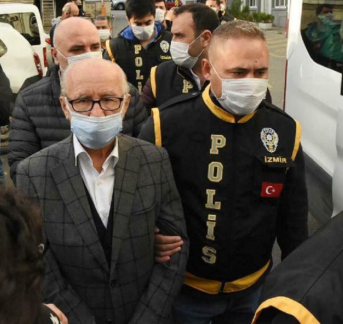 Depremde yıkılan Yağcıoğlu Apartmanı davasında sanıklara 12,5 yıl hapis