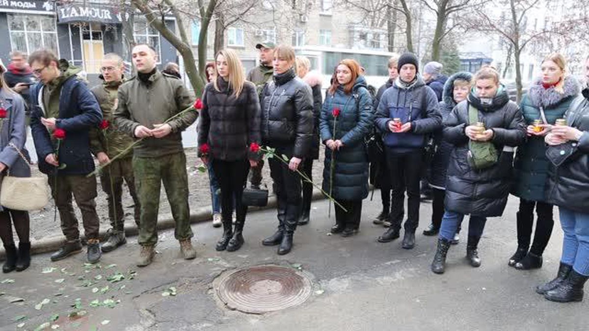 Dünkü saldırıda ölen sivillerin anısına saygı duruşu