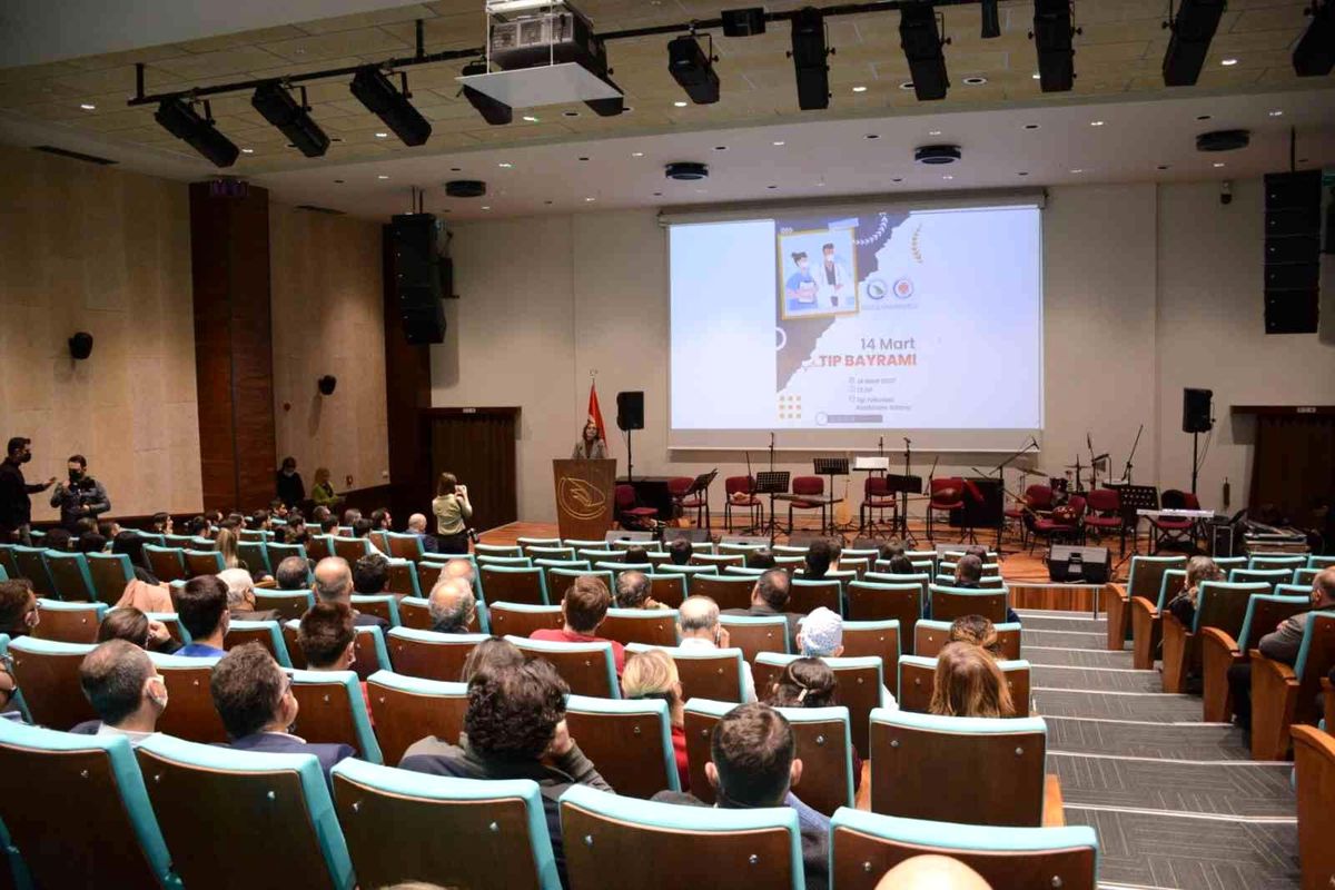 Düzce Üniversitesi Hastanesi\'nde 14 Mart Tıp Bayramı Kutlandı