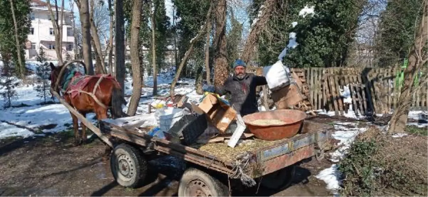 Atı yorulunca arabayı kendisi çekmişti! İş insanı triportör hediye etti