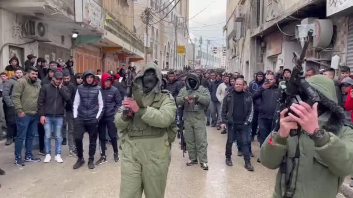 İsrail güçleri tarafından öldürülen Filistinlinin cenaze töreni