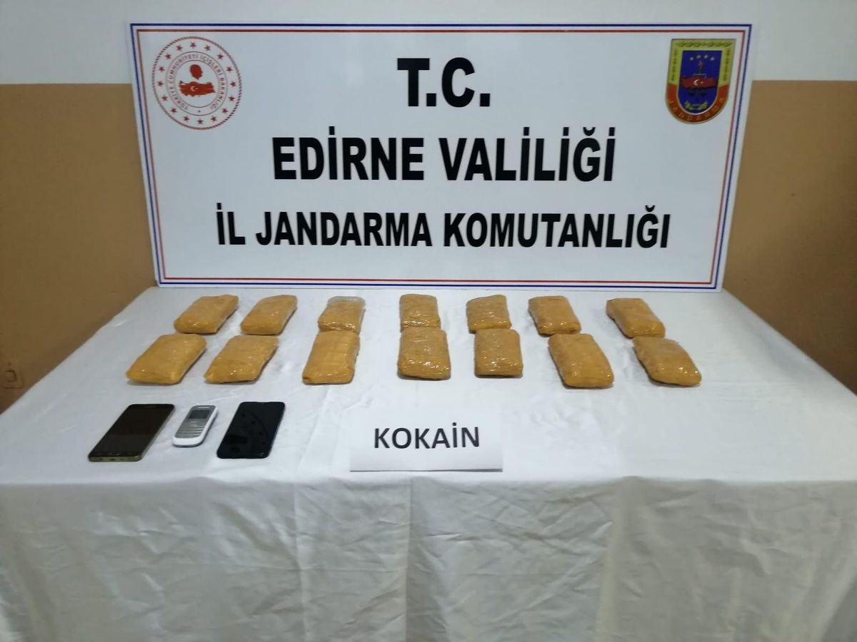 İstanbul\'da otomobilde 7 kilo 322 gram kokain ele geçirildi