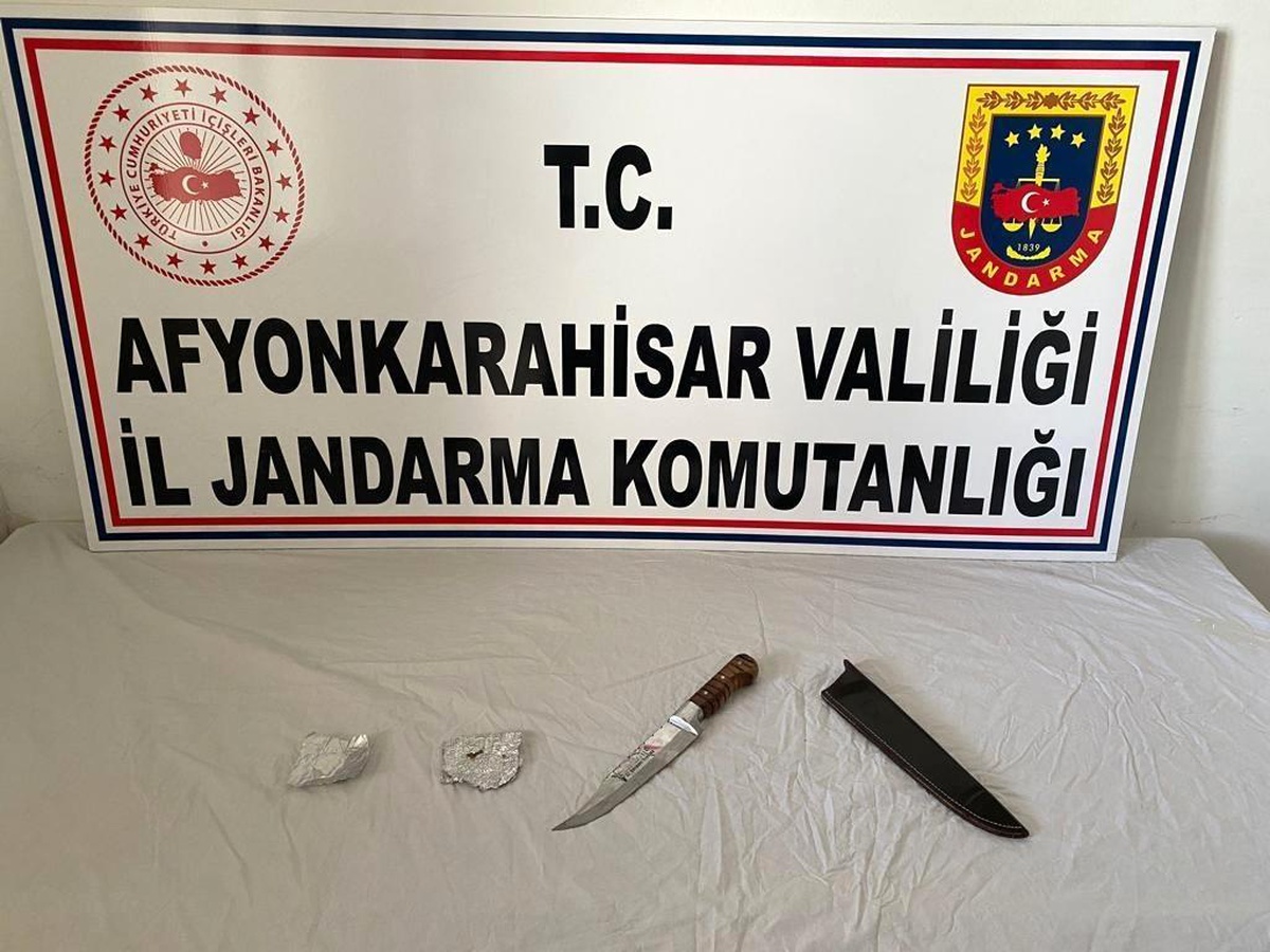 Son dakika haberi | Jandarma üzerinde uyuşturucu ile gezen şahsı yakaladı