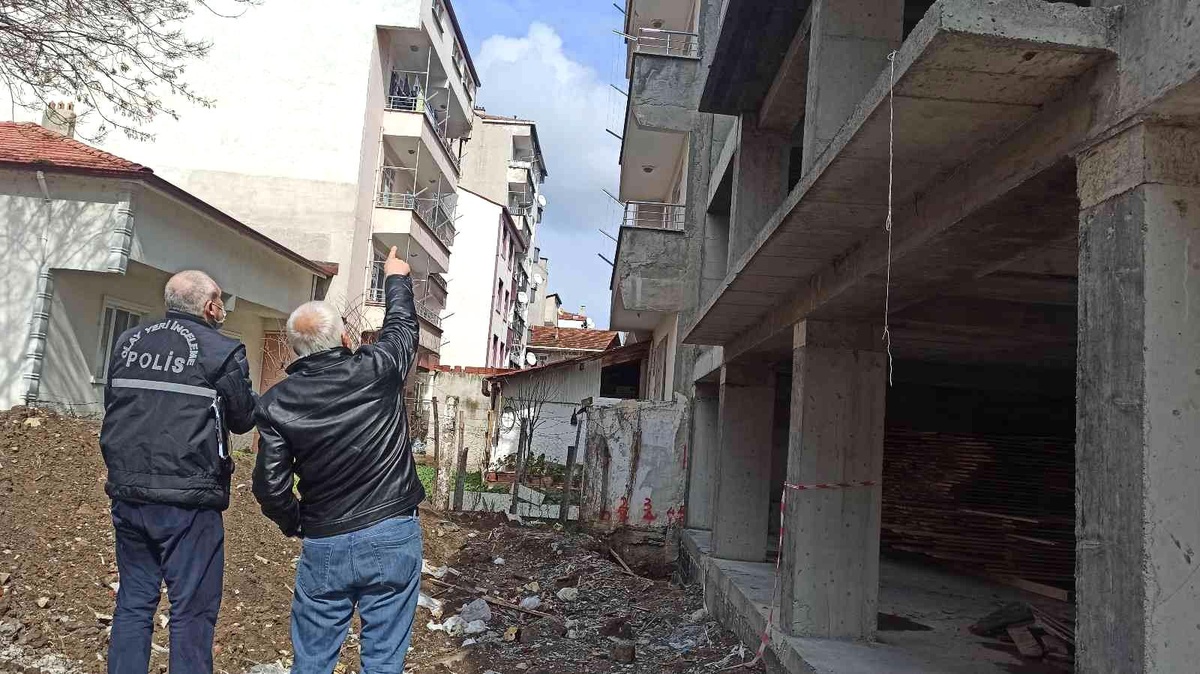 Karı-koca uyurken eve hırsız girdi