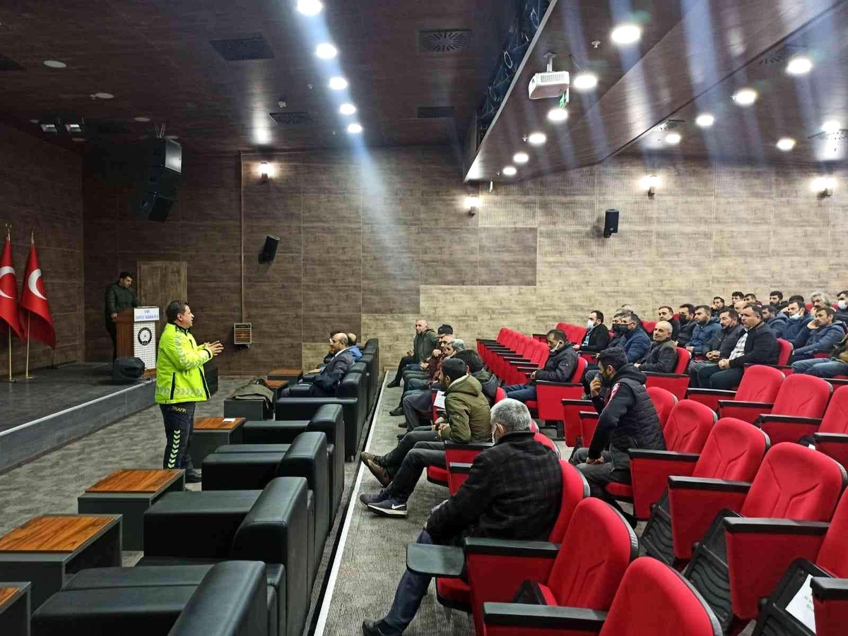 Kars\'ta sürücülere öfke kontrolü anlatıldı