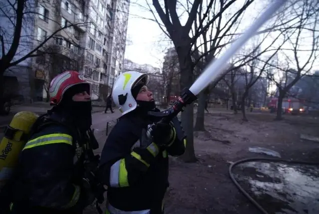 Kiev'de kayıp sayısı yükseliyor! 3 farklı sivil yerleşim alanı bombalandı: 2 ölü