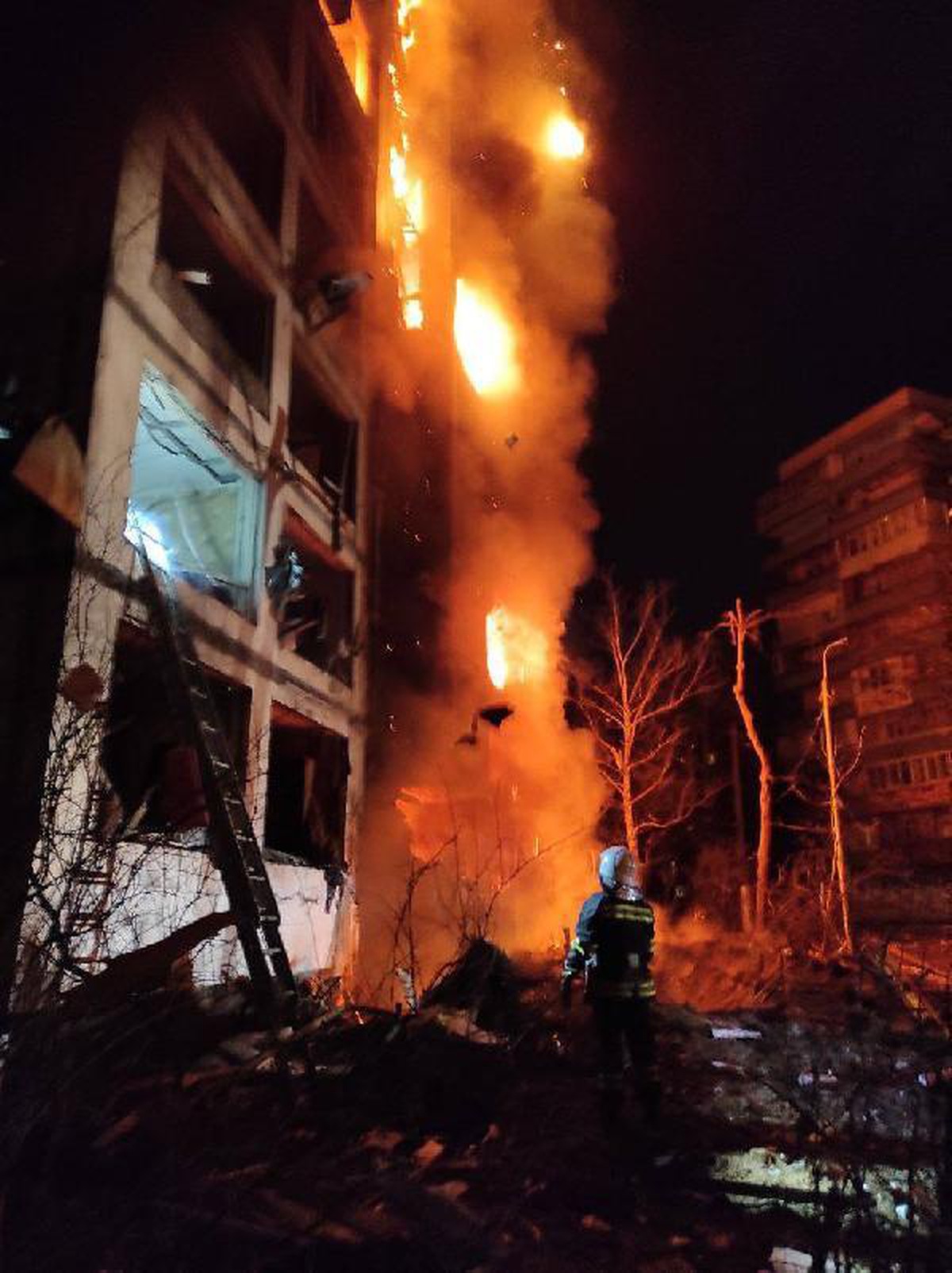 Son dakika haberi... Kiev\'in bölgelerine saldırılar devam ediyor: 2 ölü
