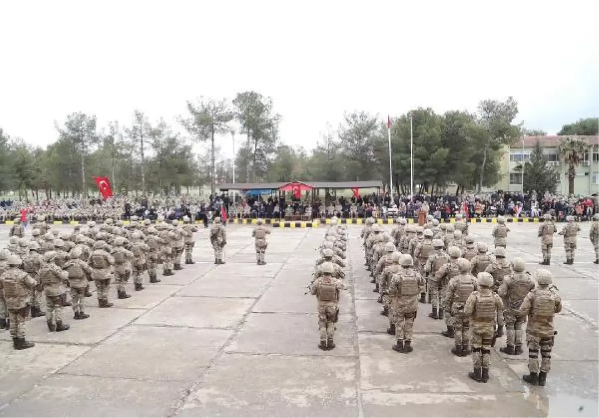 Mardin'de görevli komandolar, Suriye'ye dualarla uğurlandı