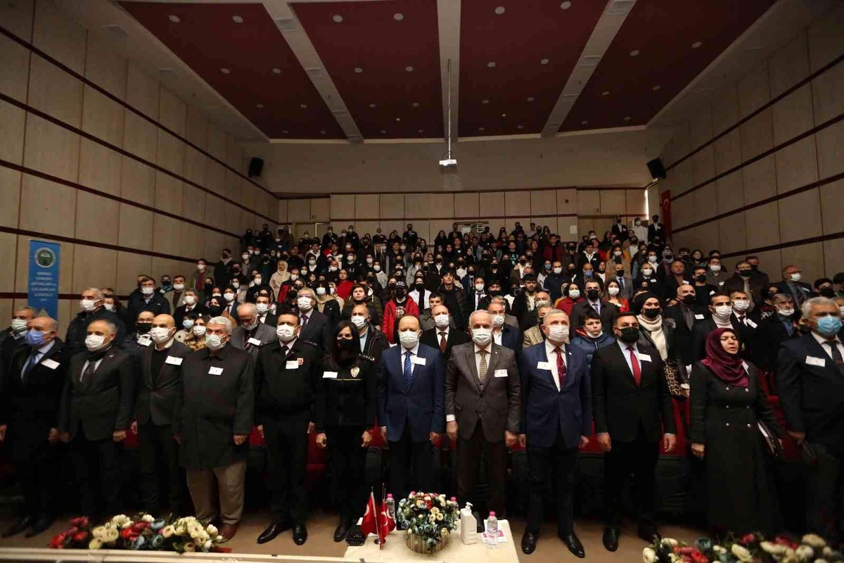 Mehmet Akif Ersoy, Derince\'de düzenlenen programla anıldı