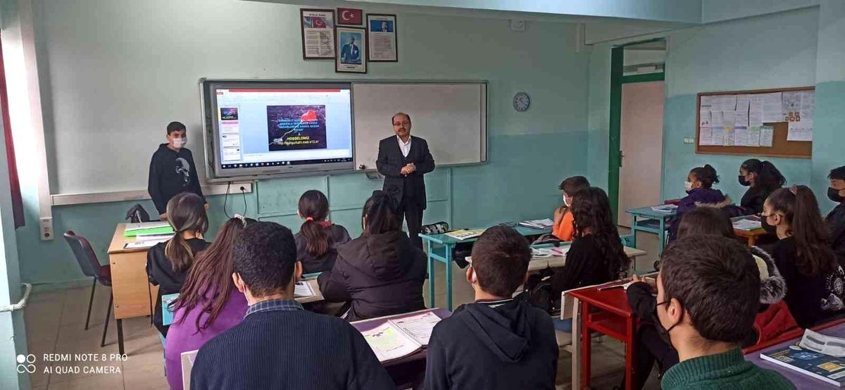 Öğrencilere, \'değerlerimiz varsa değerliyiz\' semineri